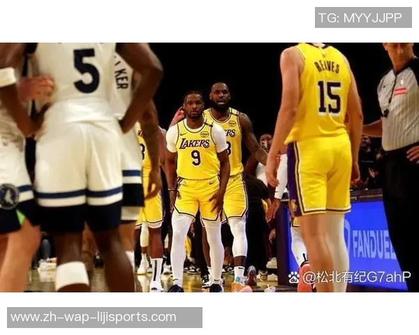 马刺与国王激战正酣NBA赛场精彩对决引发球迷热议